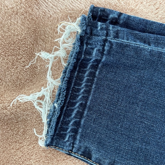 Articles of Society Skinny Jeans with Raw Edge Hem - Picture 4 of 7